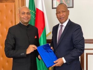 Indian envoy holds a meeting with Madagascar PM to discuss bilateral talks