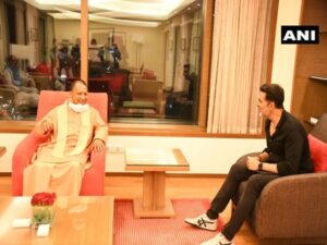 Akshay Kumar discusses with Yogi regarding possibilities for film shooting in UP